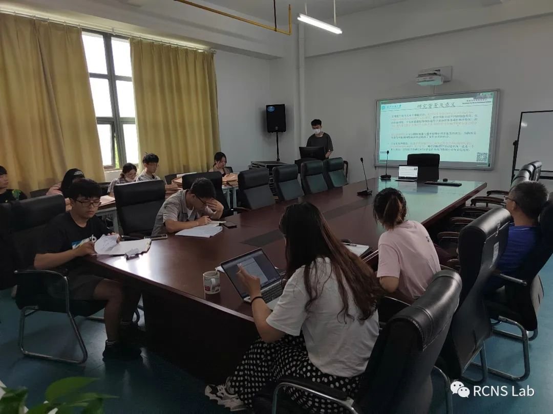 RCNS全体成员和各位导师共同参加